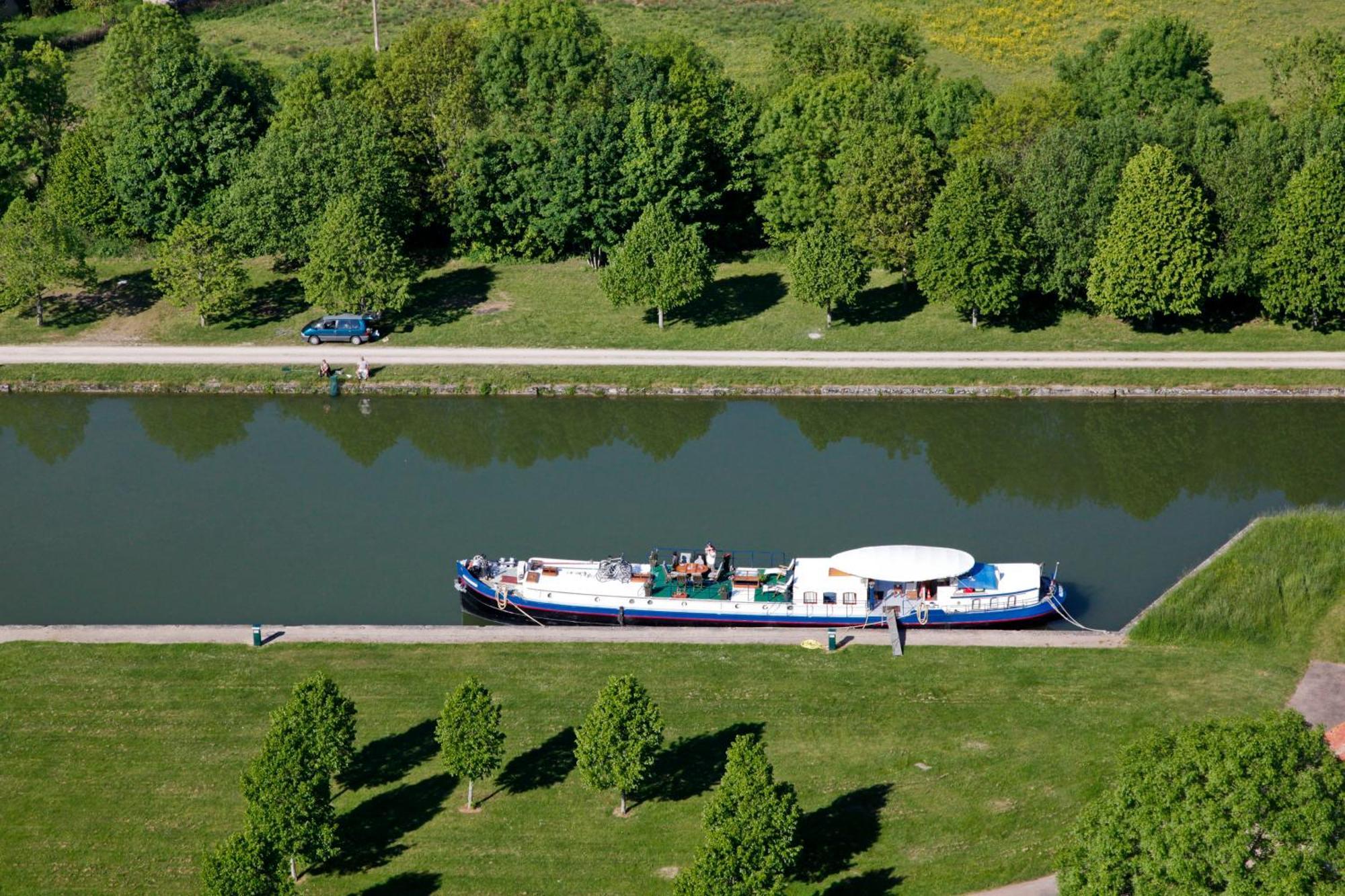 Maison Chaleureuse A Eringes Avec Jardin Et Parking Inclus 外观 照片